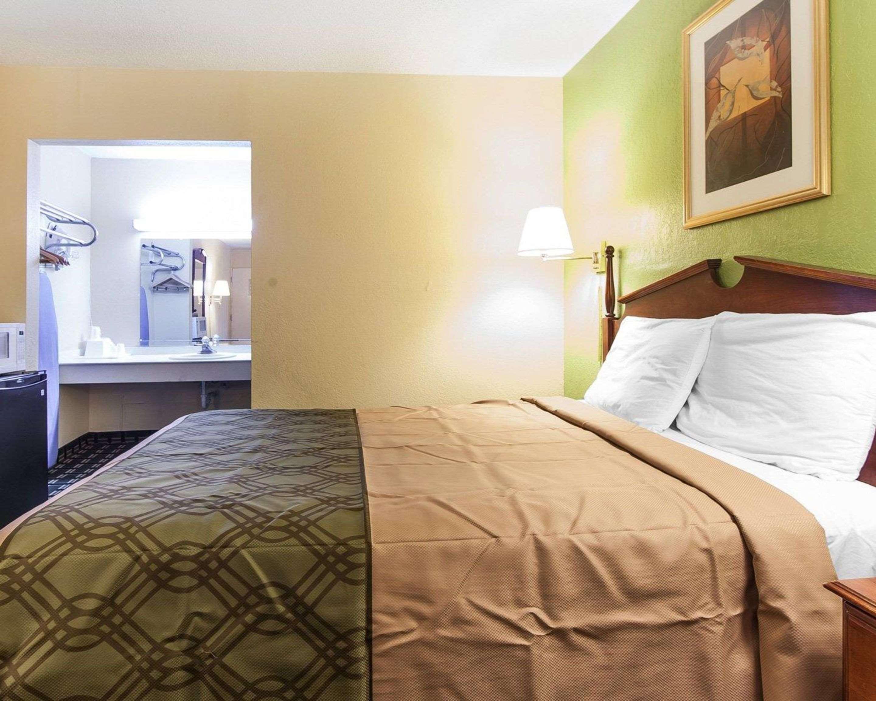 Econo Lodge Кливленд Экстерьер фото