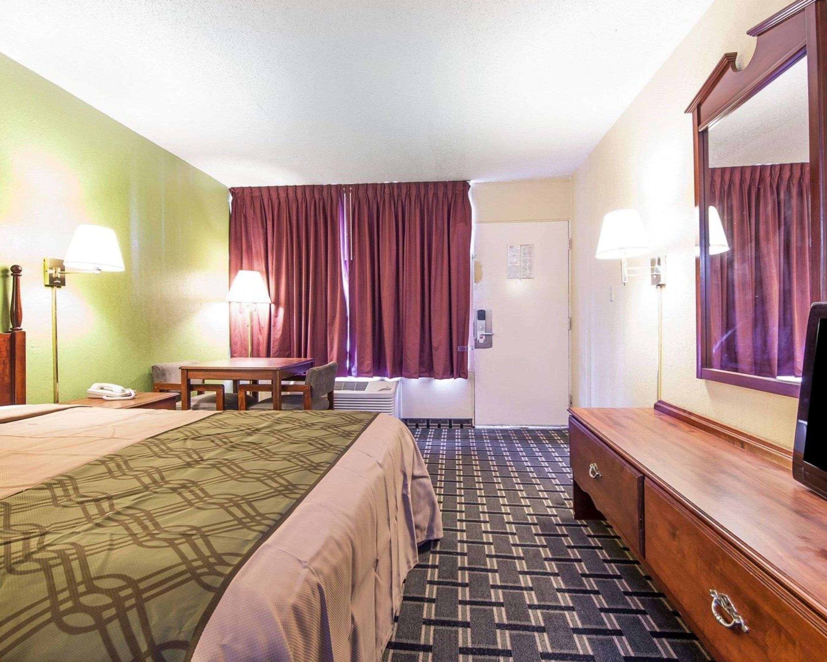 Econo Lodge Кливленд Экстерьер фото